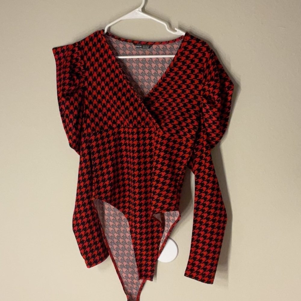 SHEIN Red and Black Asymmetrical Flutter Sleeve Bodysuit